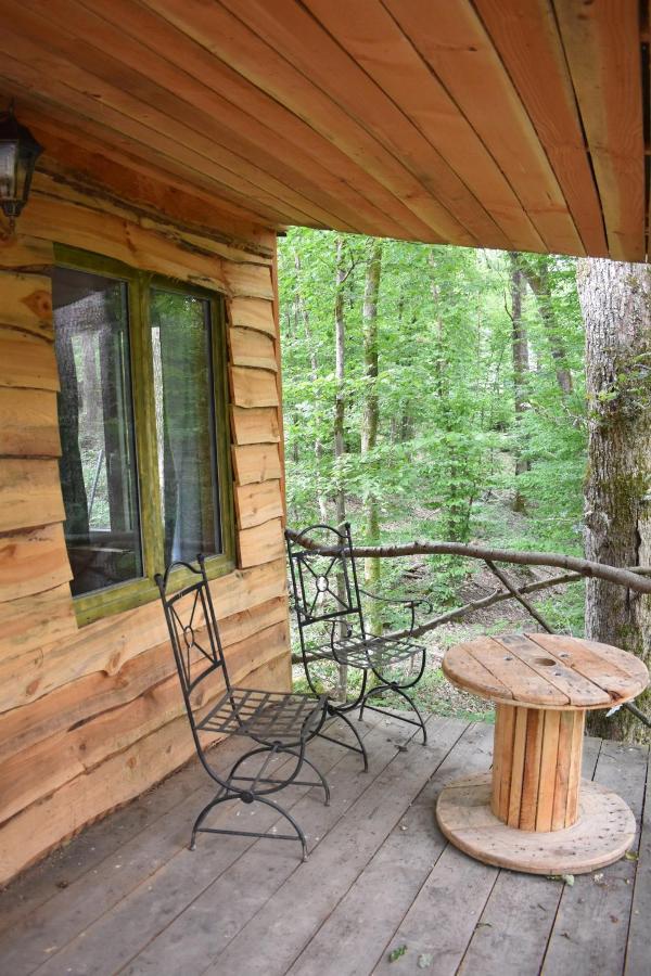 La Cabane Aux Ecureuils Philippeville Exterior photo