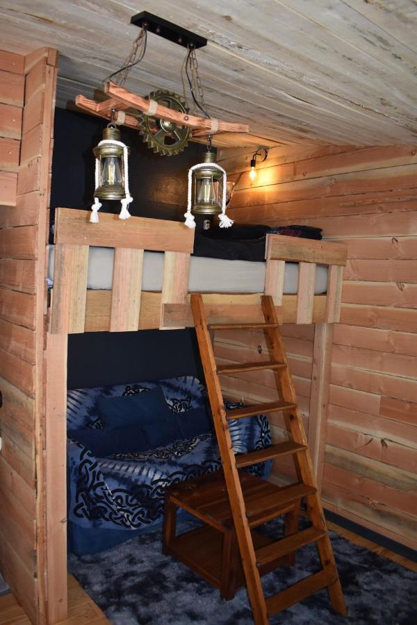 La Cabane Aux Ecureuils Philippeville Exterior photo